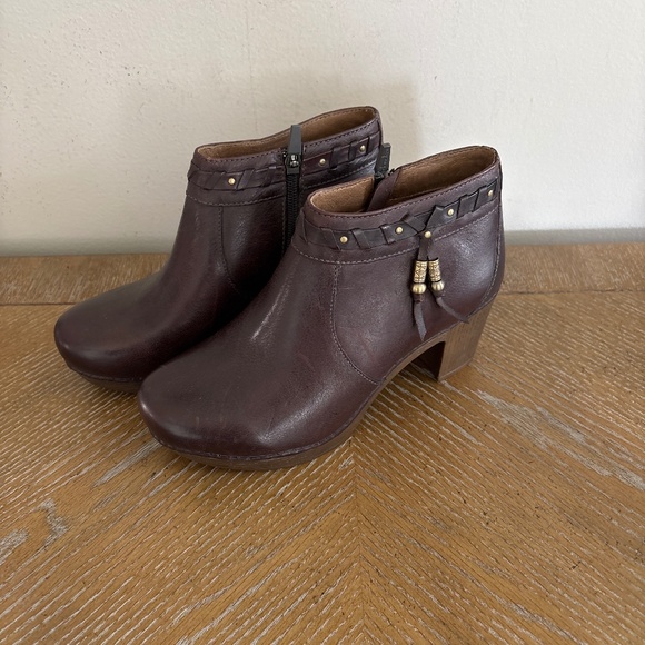 NWOT Dansko Brown Leather Dabney Ankle Boots Sz 38 US 7.5-8M - Picture 1 of 6